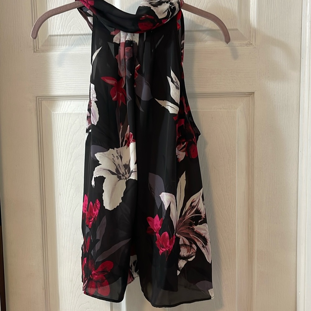Women’s sleeveless blouse